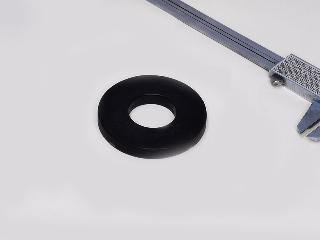 邊套-前懸置鉸接軟墊系列之一 零件號(hào)：5001049-